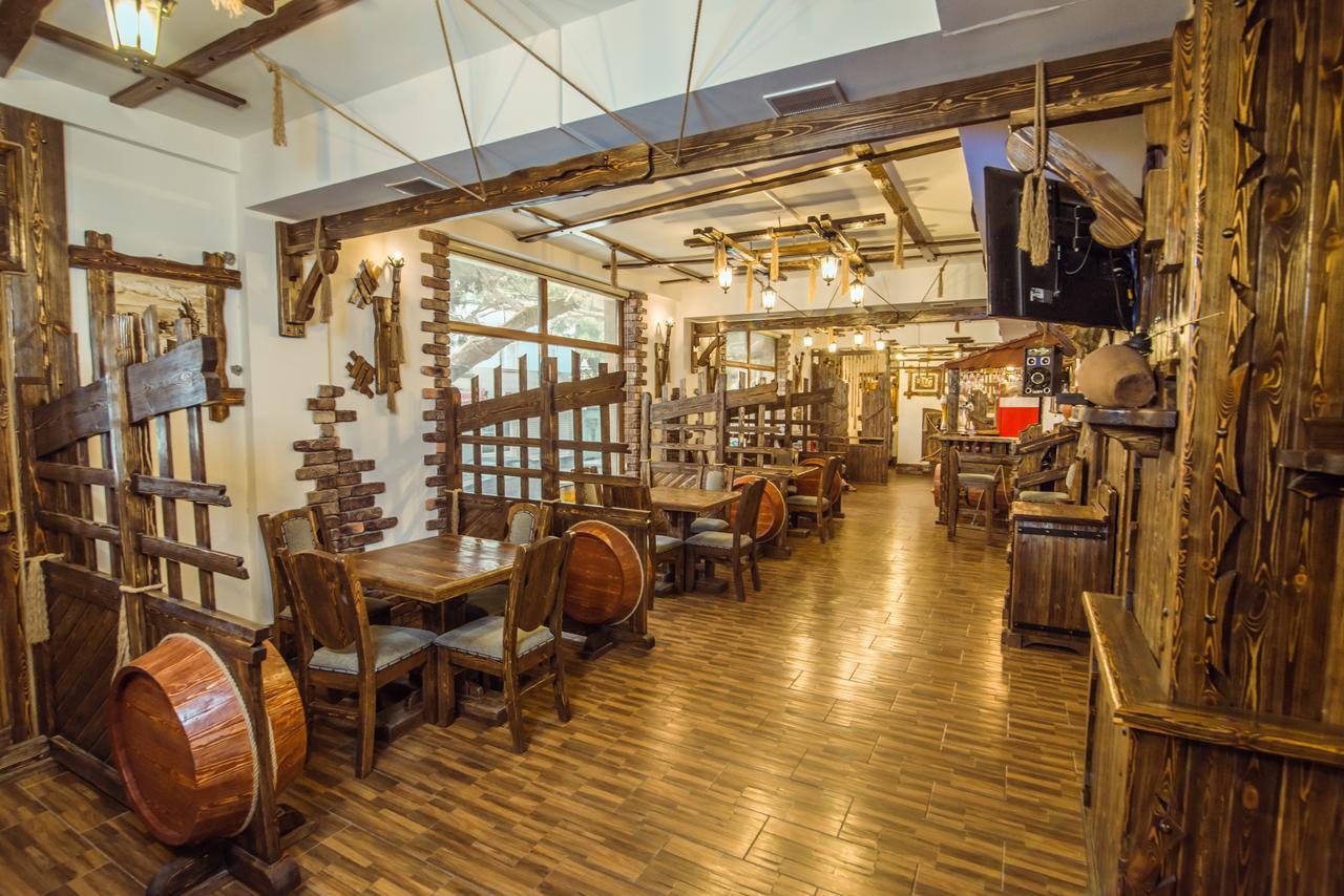 Aef-Butik Hotel Bakoe Buitenkant foto