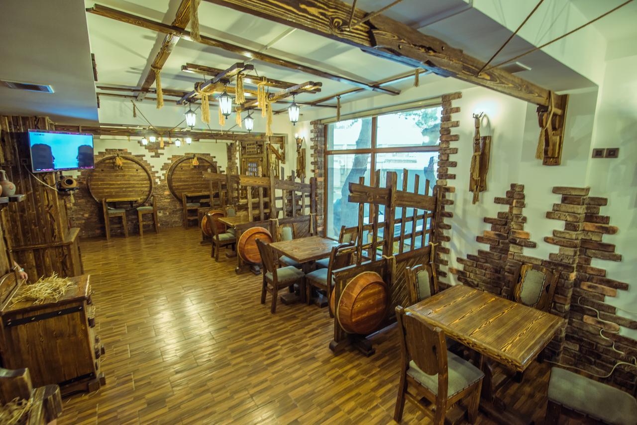 Aef-Butik Hotel Bakoe Buitenkant foto