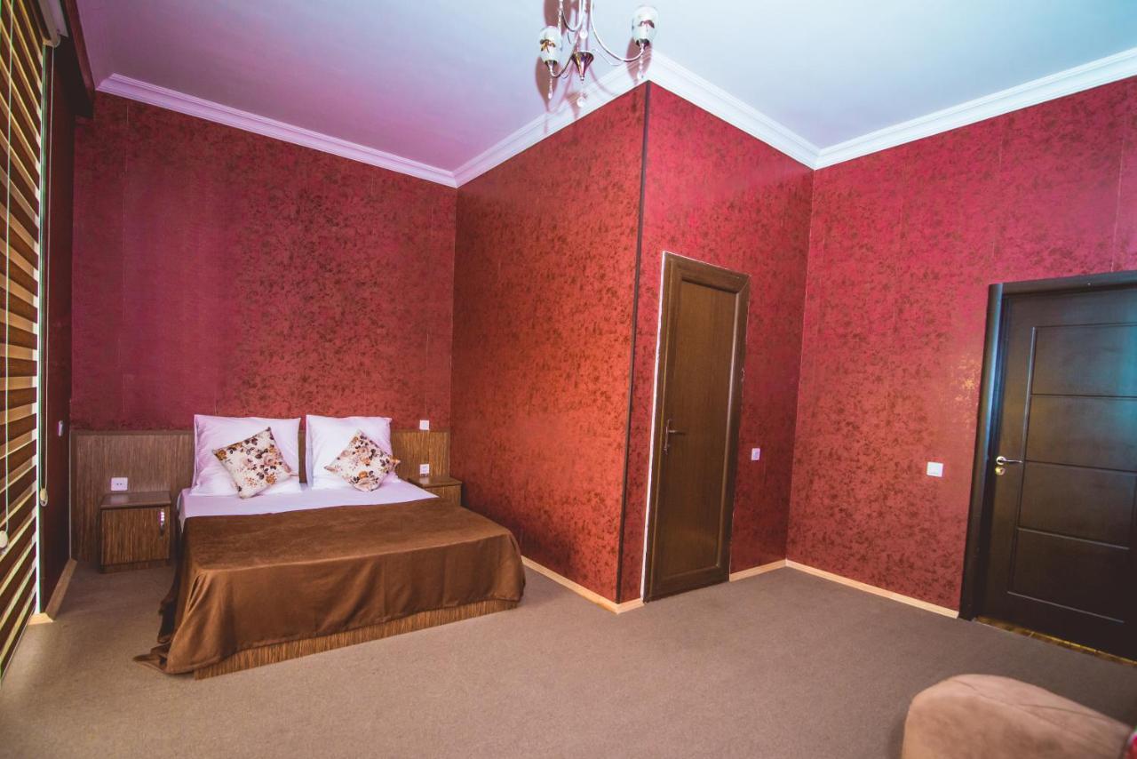 Aef-Butik Hotel Bakoe Buitenkant foto